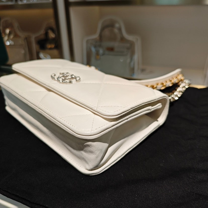 Chanel  WOC White Quilted Leather Shoulder Bag xx.cm