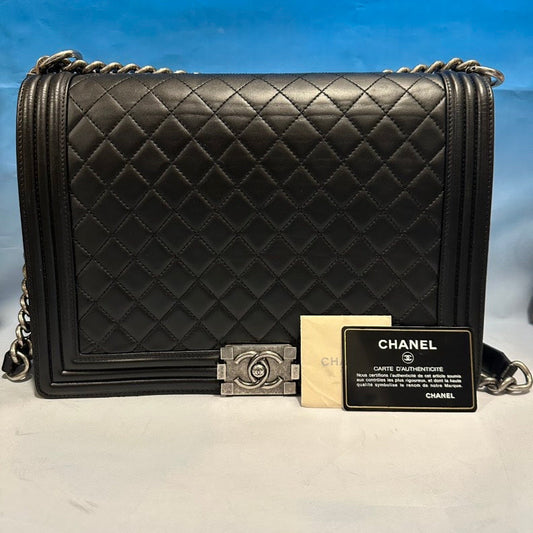 Chanel Boy Bag Black Quilted Leather Shoulder Bag