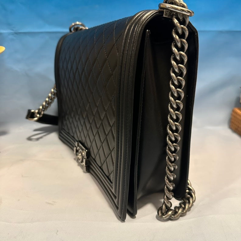 Preloved Chanel Boy Bag Black Quilted Leather Shoulder Bag