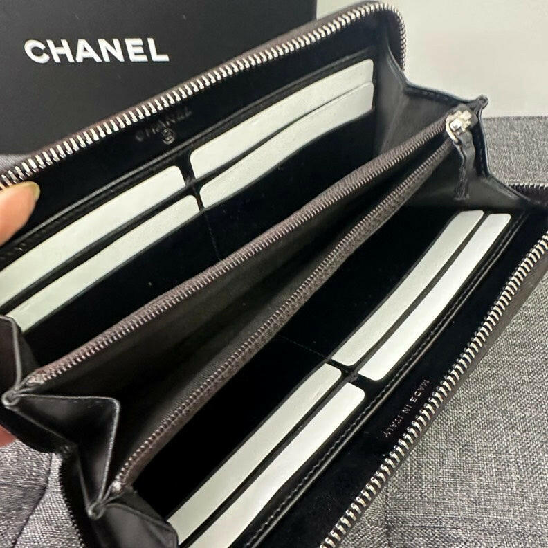 Chanel Black Leather Zippy Long Wallet
