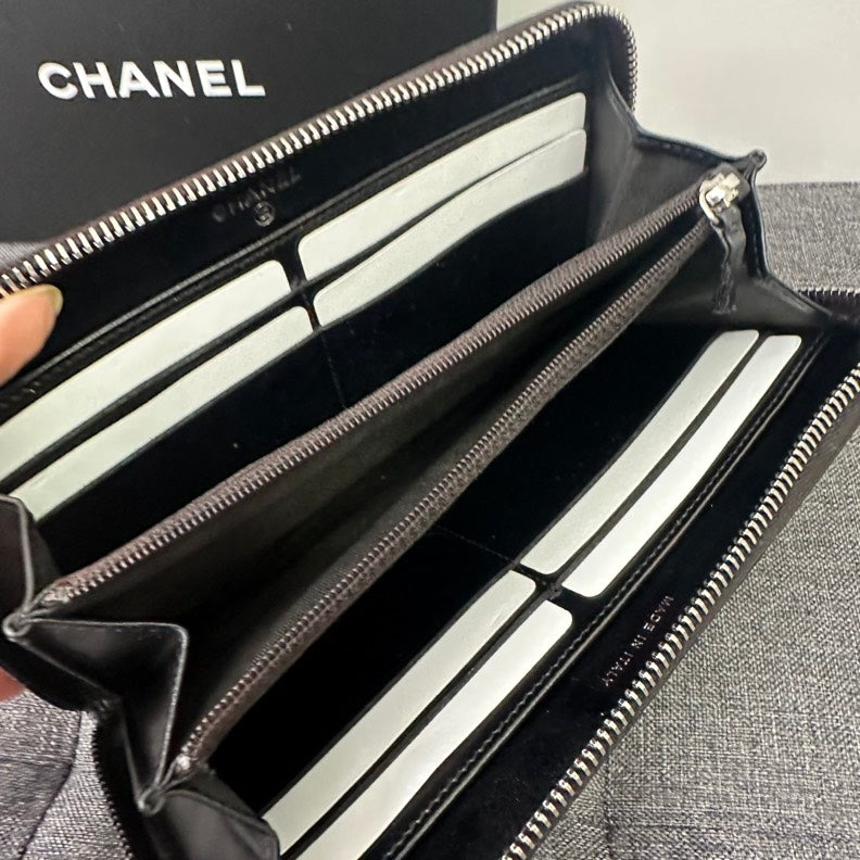 Chanel Black Leather Zippy Long Wallet
