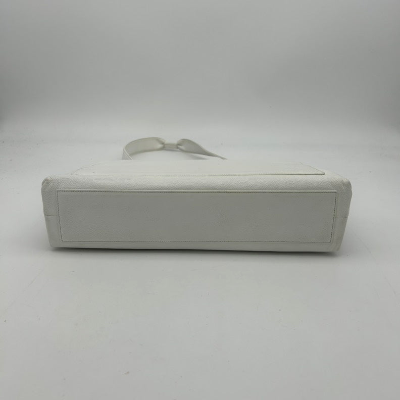 Chanel White Leather Shoulder Bag Medium Size