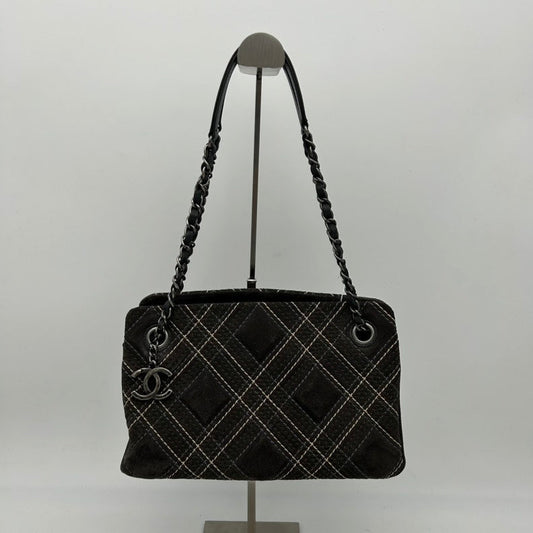 Chanel Black Quilted Leather Shoulder Bag Medium Size