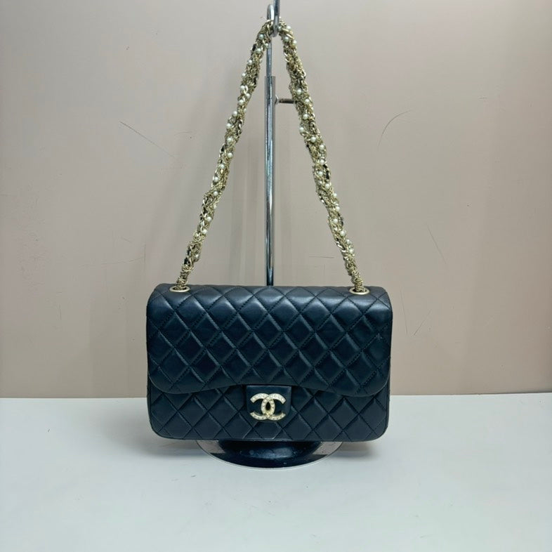 Chanel Black Quilted Lambskin Chain Shoulder Bag Medium Size