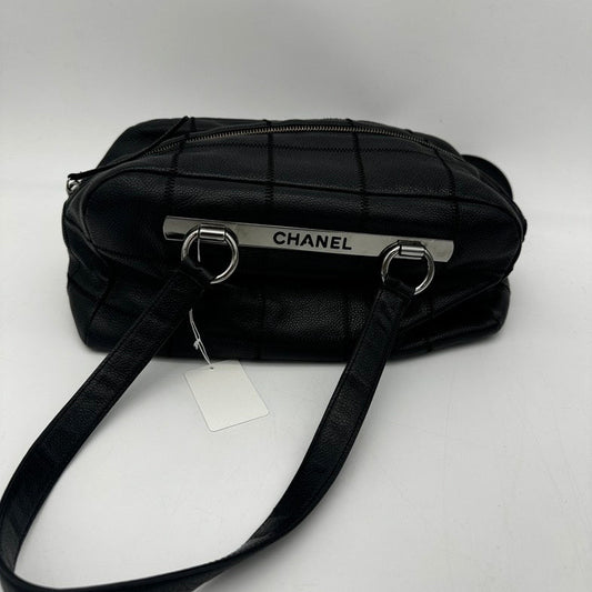 Chanel Black Leather Shoulder Bag Medium Size