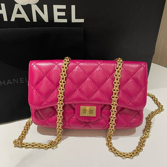 Chanel . Mini Pink Leather Quilted Chain Shoulder Bag