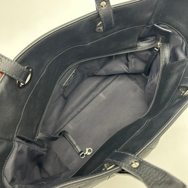 Chanel Black Leather Quilted Shoulder Bag Medium Size