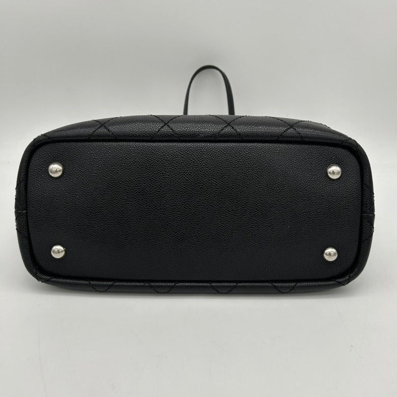 Chanel Black Leather Quilted Shoulder Bag Medium