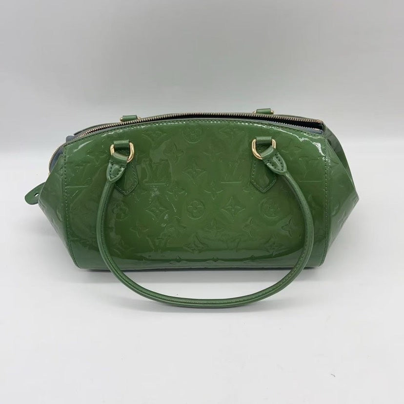 Louis Vuitton Green Vernis Leather Beaute Pochette Bag
