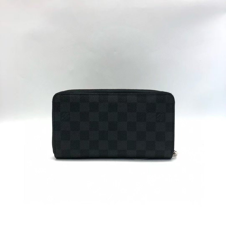 Louis Vuitton Damier Graphite Clutch Bag