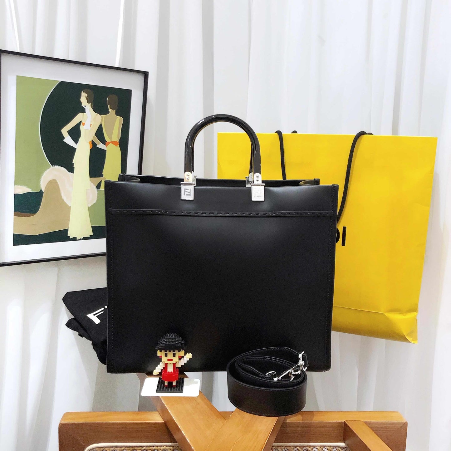 Fendi Sunshine Logo Tote Bag Medium Black