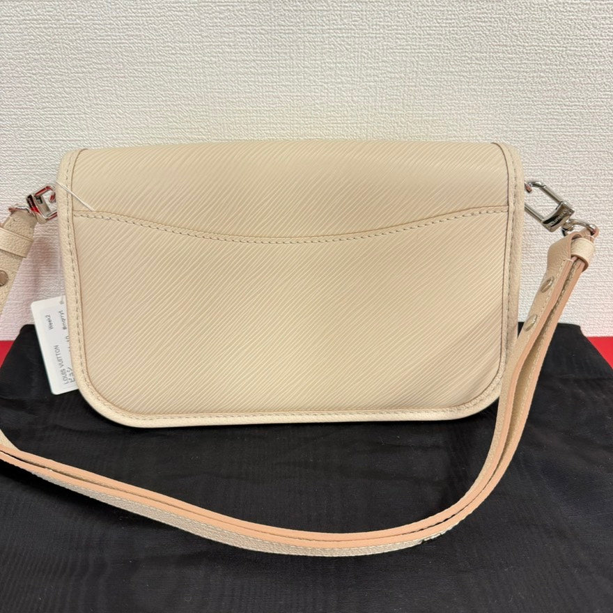 Louis Vuitton Epi Leather Bussy Shoulder Bag FM0018 in Cream