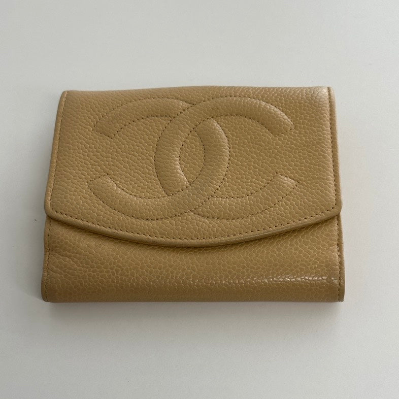 Pre-loved Chanel Wallet 3802 in Beige Leather