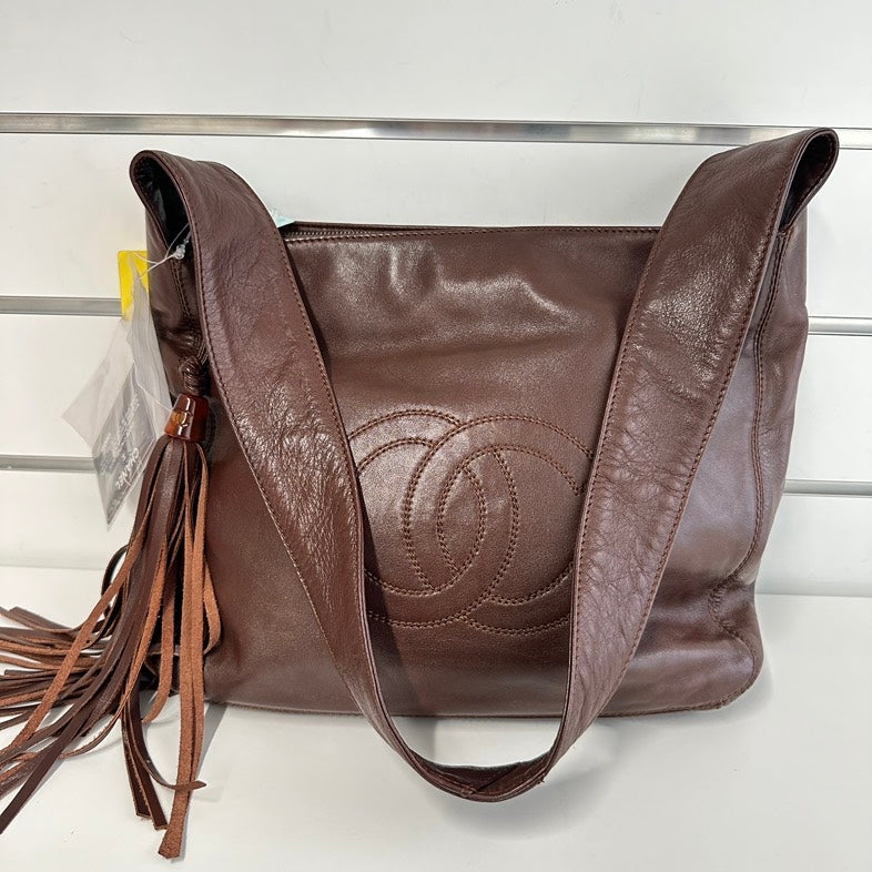 Pre-loved Chanel Crossbody Bag 2757 in Brown Leather