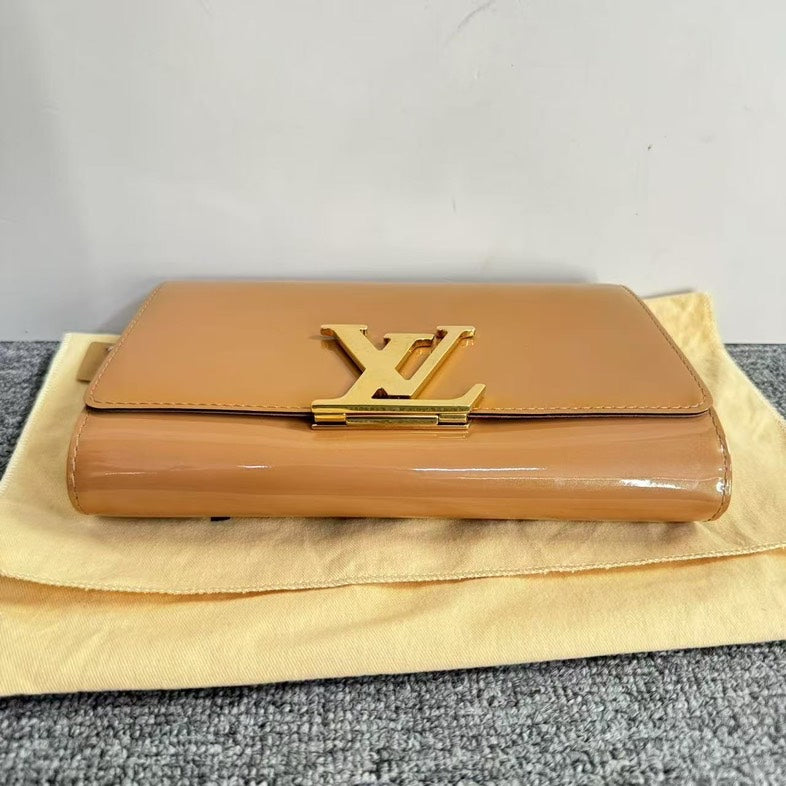 Preloved Louis Vuitton Vernis Patent Leather Clutch in Tan