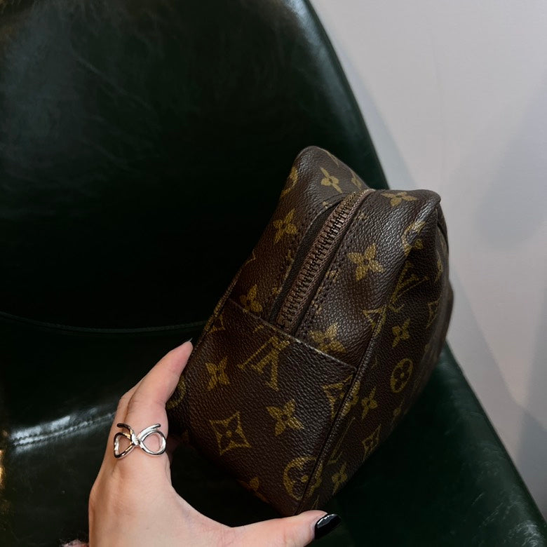 Preloved Louis Vuitton Monogram Leather Pouch AF128 in Brown - Clutch