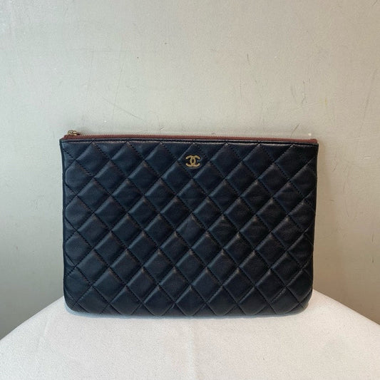 Preloved Chanel Quilted Black Leather Pouch Handbag