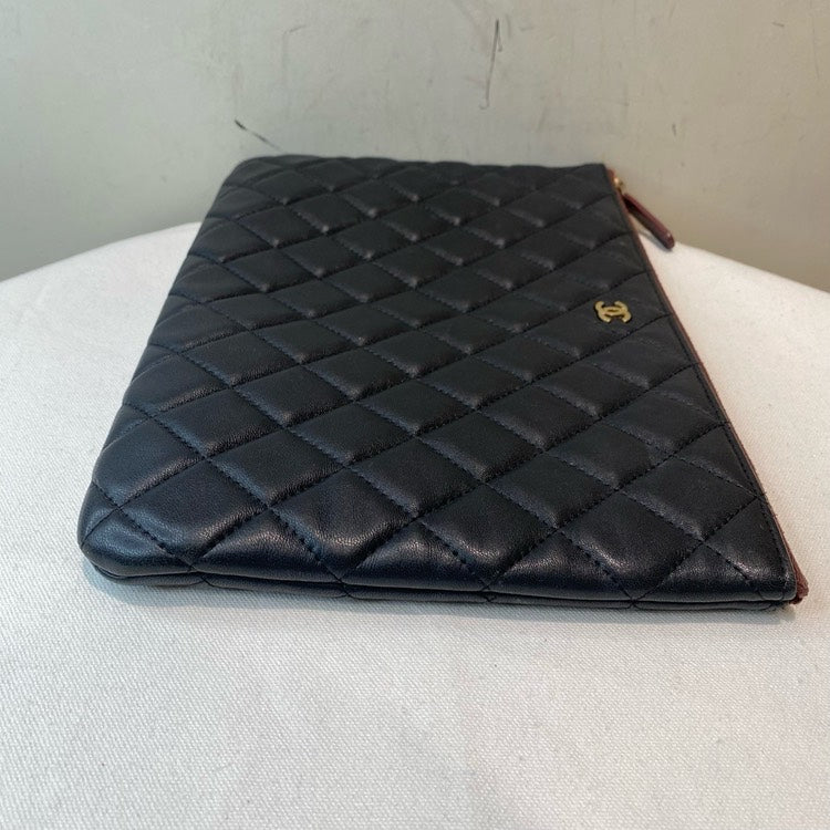 Preloved Chanel Quilted Black Leather Pouch Handbag