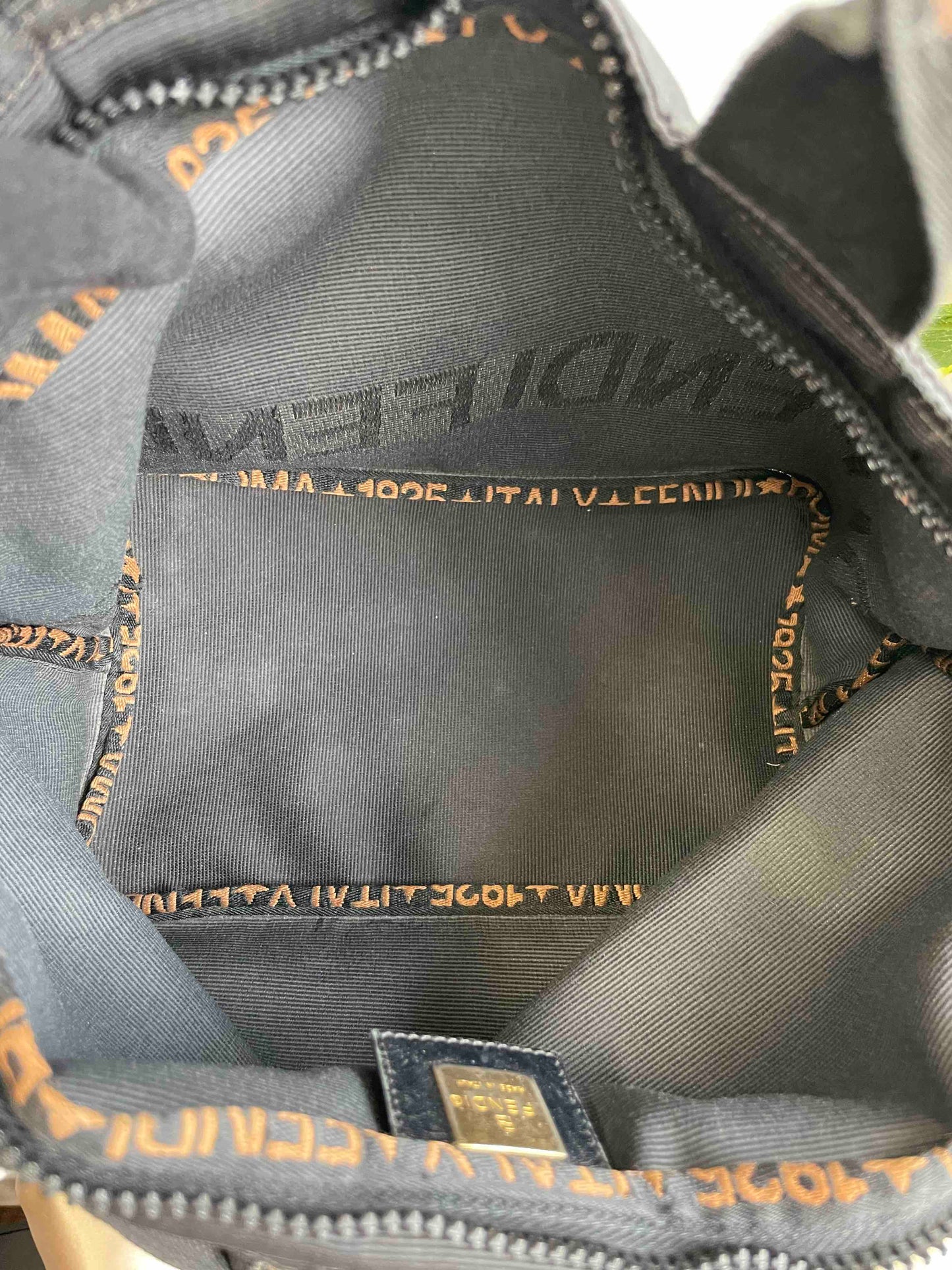 Fendi Nylon Tote Bag RE37914600 in Black - Stylish Designer Tote