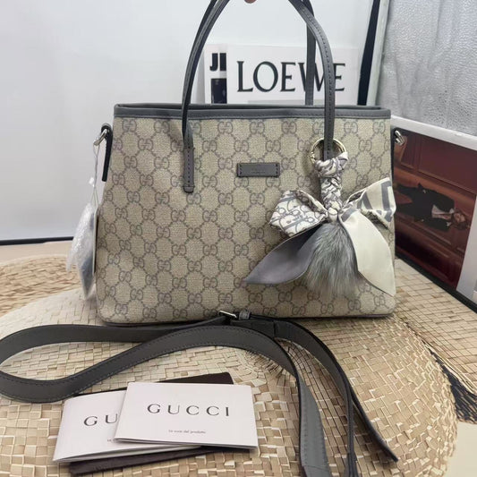 Preloved Gucci GG Supreme Beige Two-Way Bag