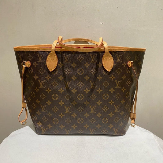 LOUIS VUITTON Neverfull M Monogram Canvas Tote in Brown