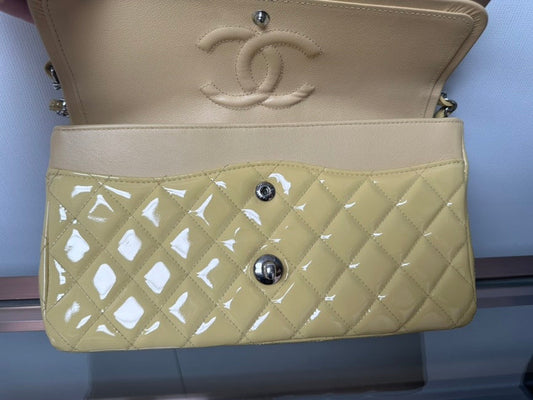 Chanel Classic Flap Bag in Yellow Leather - Shoulder Bag - Pristine Condition