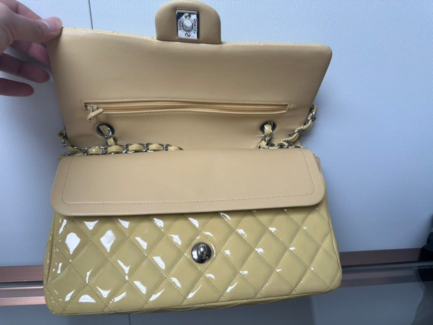 Chanel Classic Flap Bag in Yellow Leather - Shoulder Bag - Pristine Condition