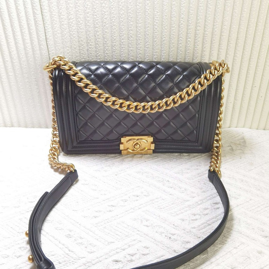 Preloved Chanel Le Boy Bag Medium Black Leather Shoulder Bag