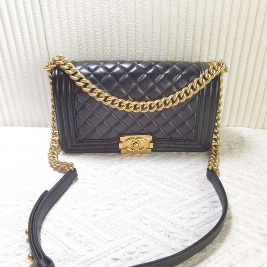 Preloved Chanel Le Boy Bag Medium Black Leather Shoulder Bag