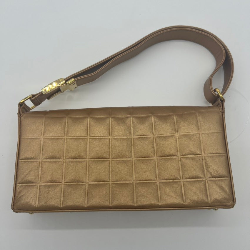 vintage Chanel shoulder bag A