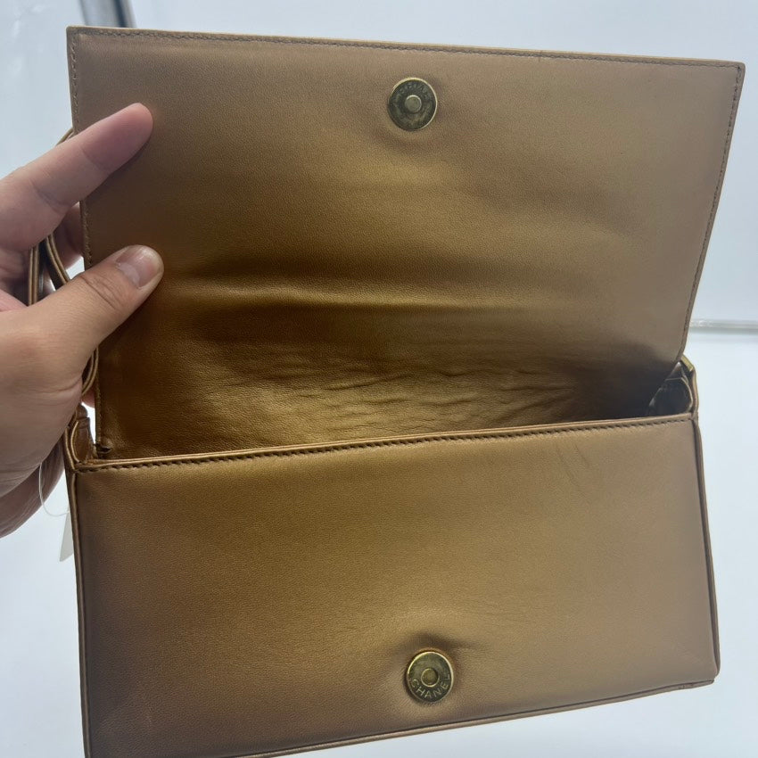 vintage Chanel shoulder bag A