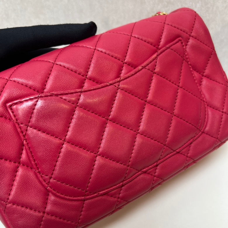 CHANEL Red Quilted Leather Shoulder Bag