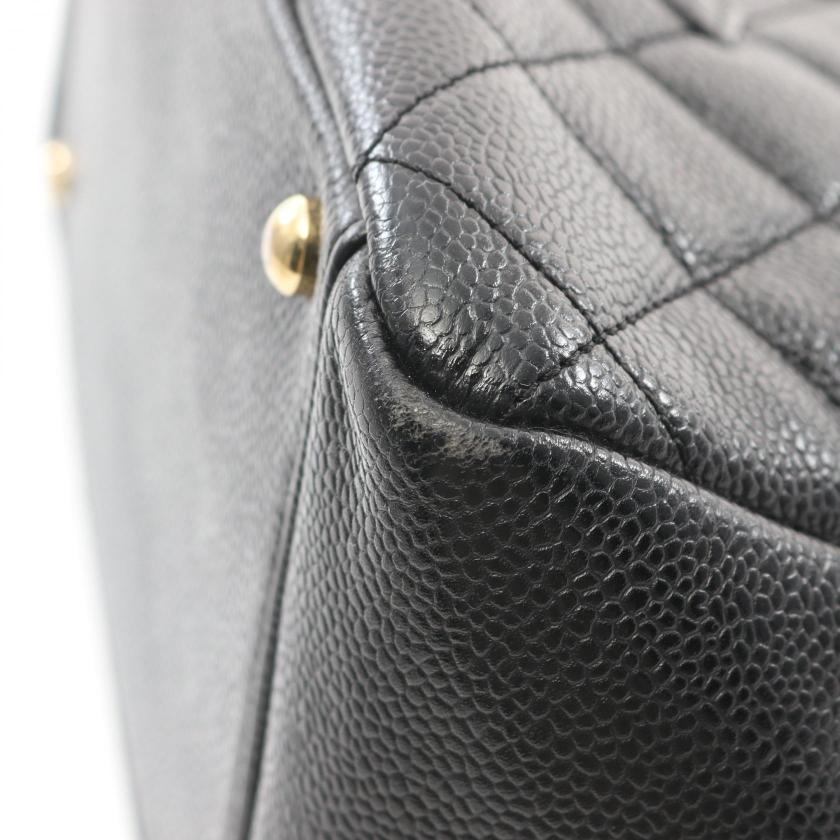 CHANEL Matelasse Chain Shoulder Bag Caviar Skin Black Gold Hardware