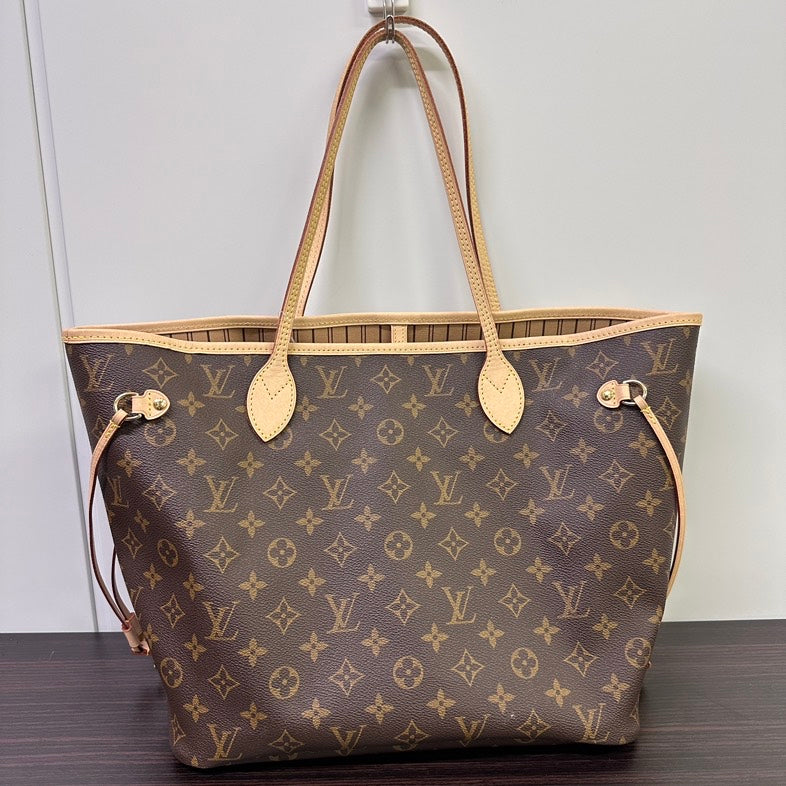 Pre-loved Louis Vuitton Neverfull MM Tote Bag in Monogram Canvas