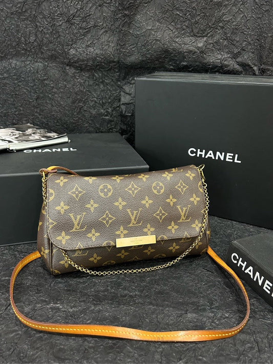 Louis Vuitton Monogram Favorite Crossbody Bag Brown Canvas