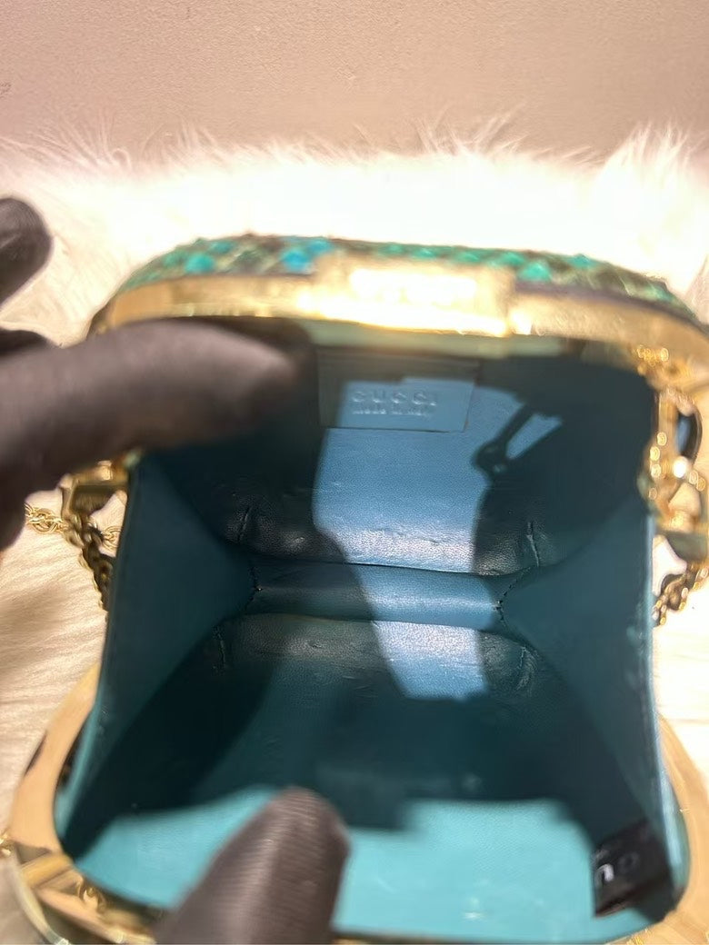 Pre-loved GUCCI Mini Python Effect Clutch Green Shoulder Bag