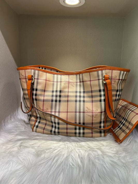 Pre-loved BURBERRY Vintage Check Beige Tote Bag