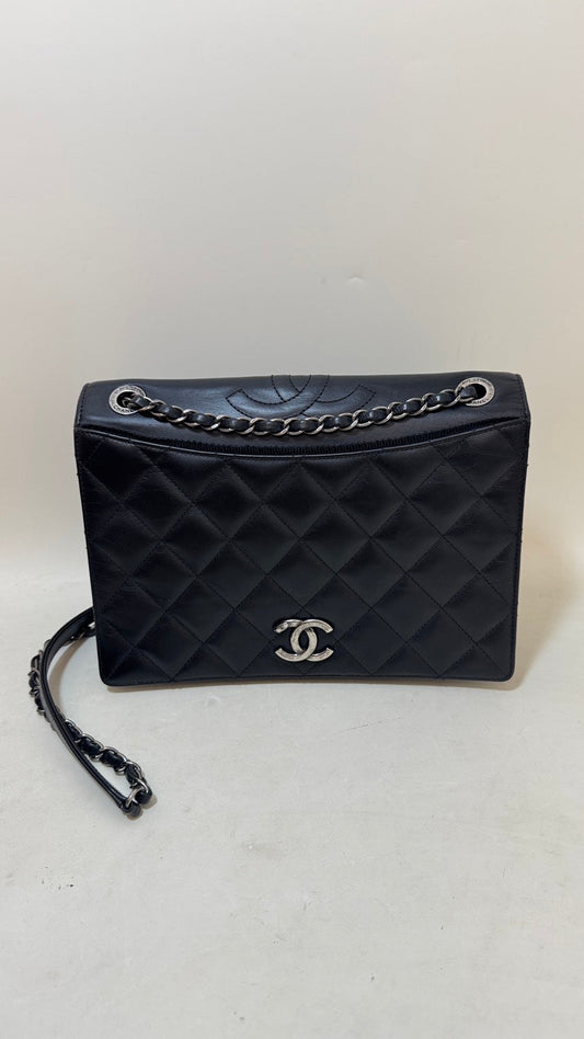 Chanel Classic Flap Bag Black Leather Shoulder Bag