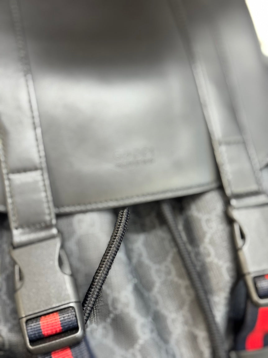 GUCCI GG Supreme Canvas Backpack - Black