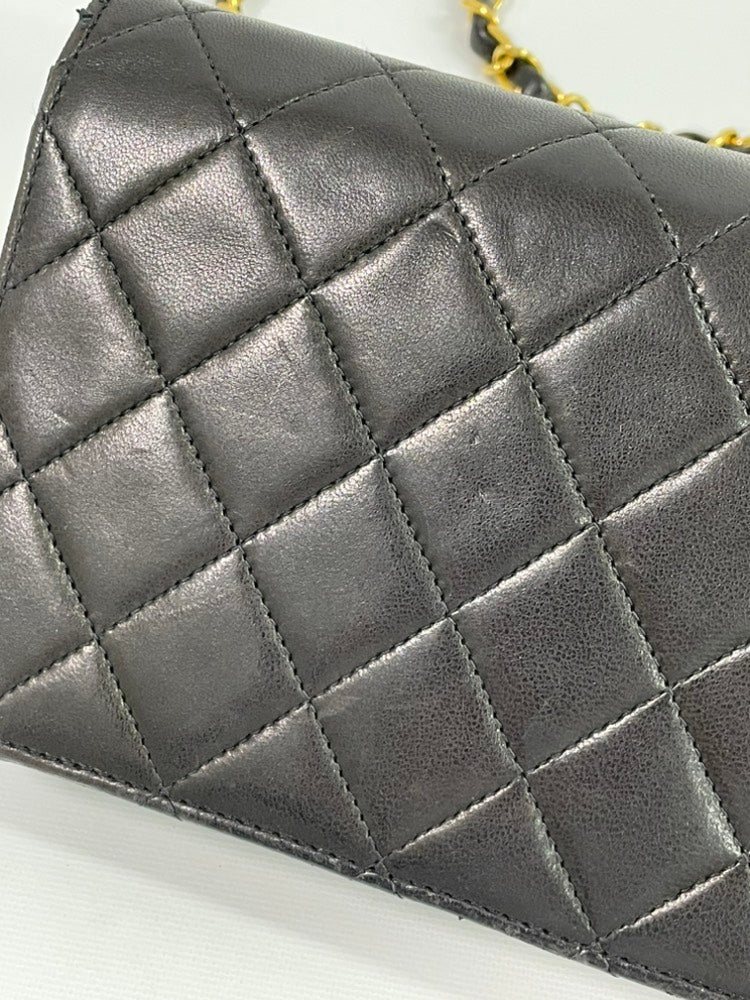 CHANEL Vintage Flap Bag Black Leather Shoulder Bag