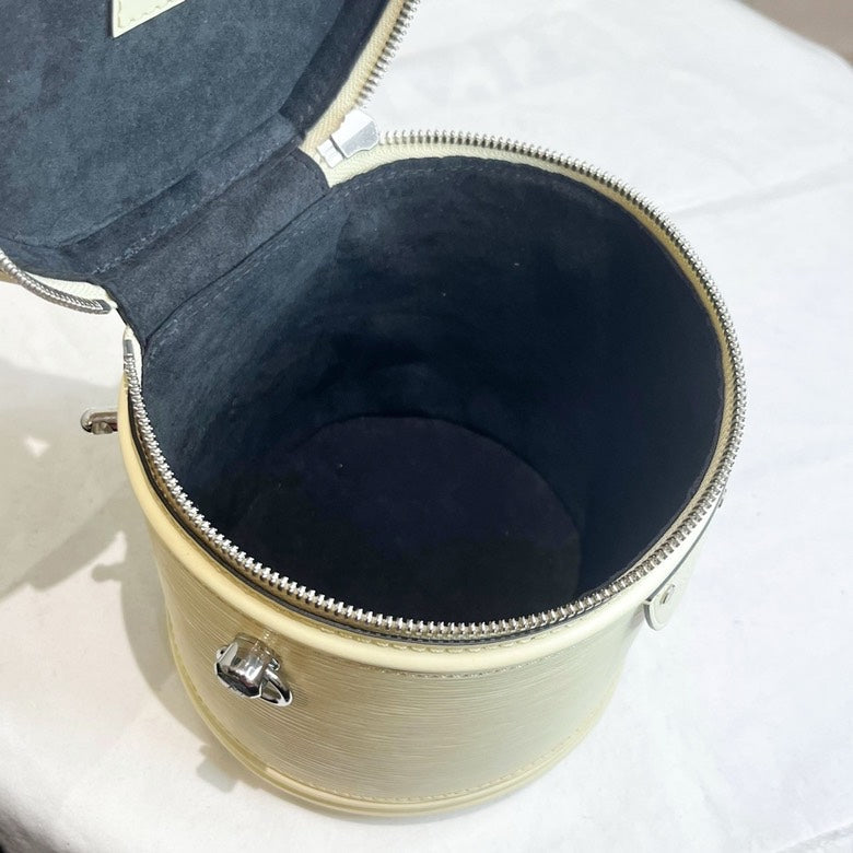 Louis Vuitton LV Epi Bucket Bag with Strap Lock and Key in Ivory Leather