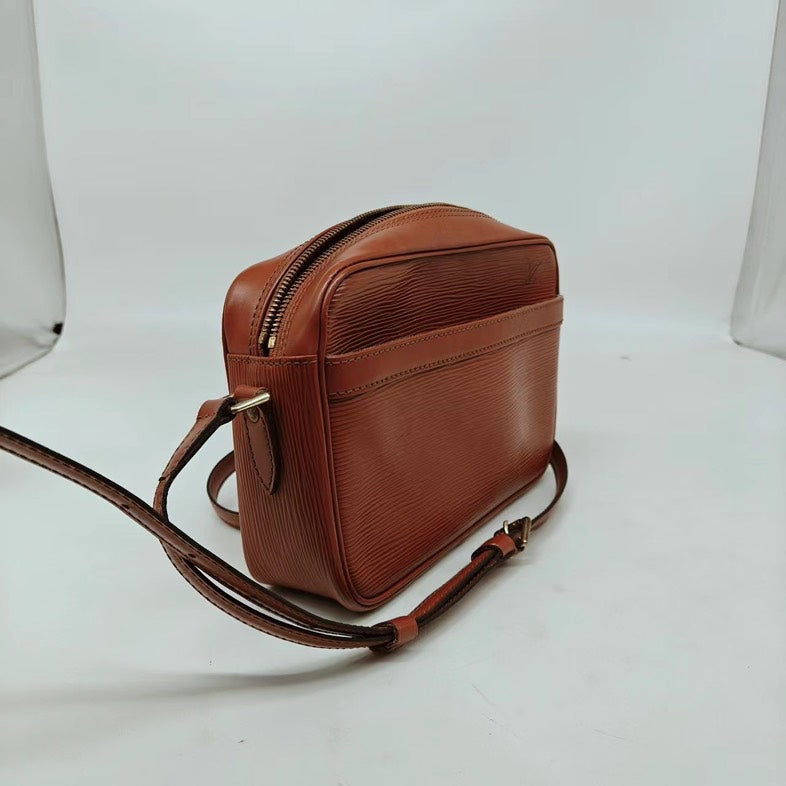 Louis Vuitton Epi Camera Crossbody Bag in Red Leather