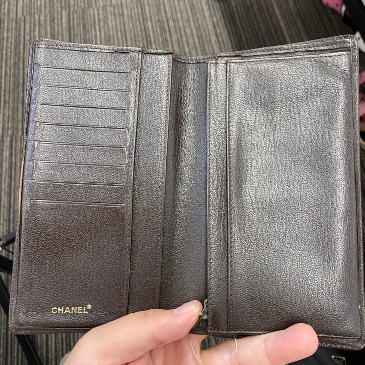 Chanel Preloved Long Wallet Brown Leather A7959