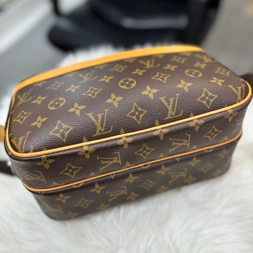Louis Vuitton Monogram Reporter Bag Brown Canvas Shoulder Bag