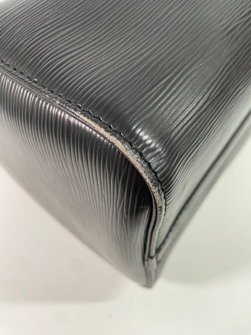 Louis Vuitton Speedy 30 Epi Black Leather Top Handle Bag