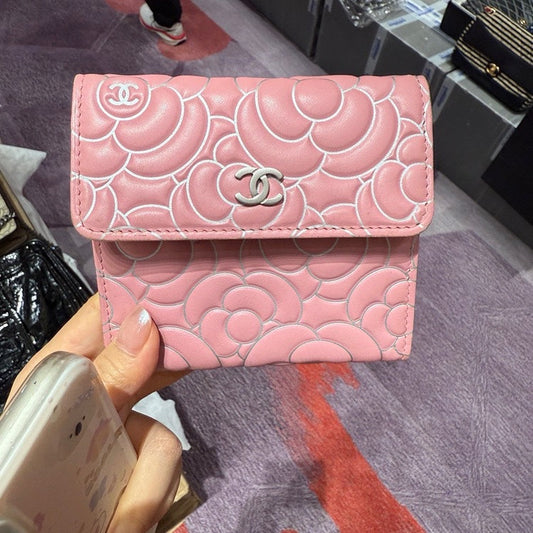 Preloved Chanel Camellia Wallet Pink Leather