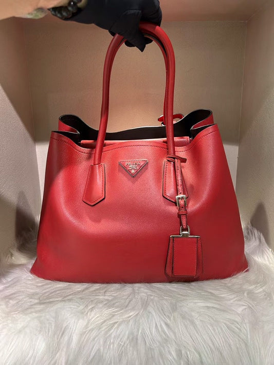 Pre-loved Prada Twin Pocket Tote Bag Red Leather Shoulder Bag