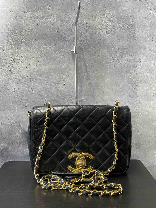 Chanel Vintage Flap Bag HA002280000 Black Leather Shoulder Bag