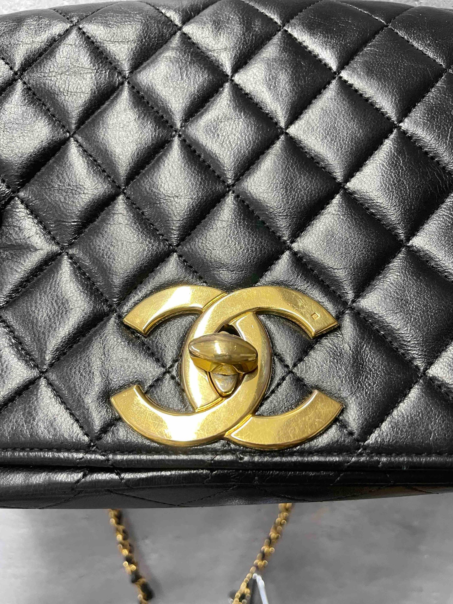 Chanel Vintage Flap Bag HA002280000 Black Leather Shoulder Bag