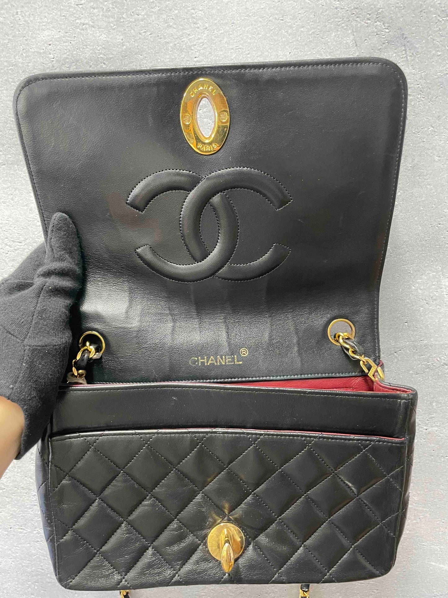 Chanel Vintage Flap Bag HA002280000 Black Leather Shoulder Bag